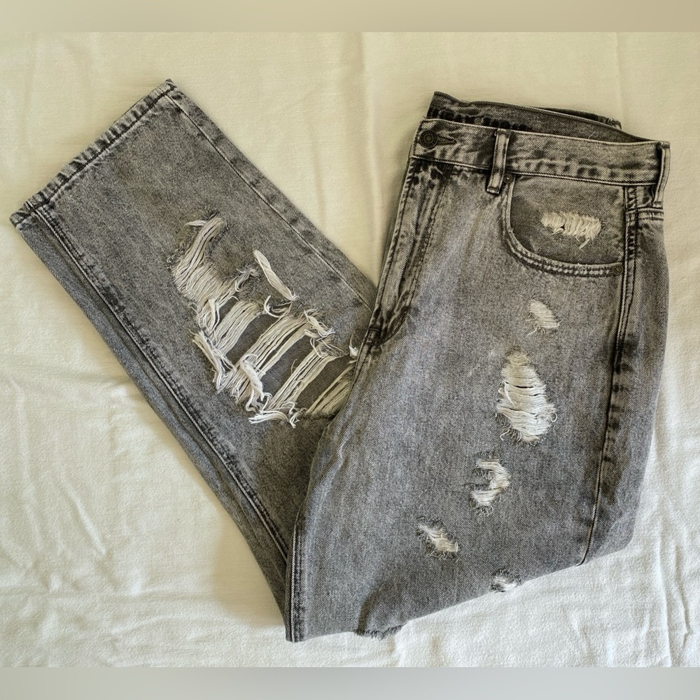 AE Distressed Mom Jean Acid Wash Black Grey